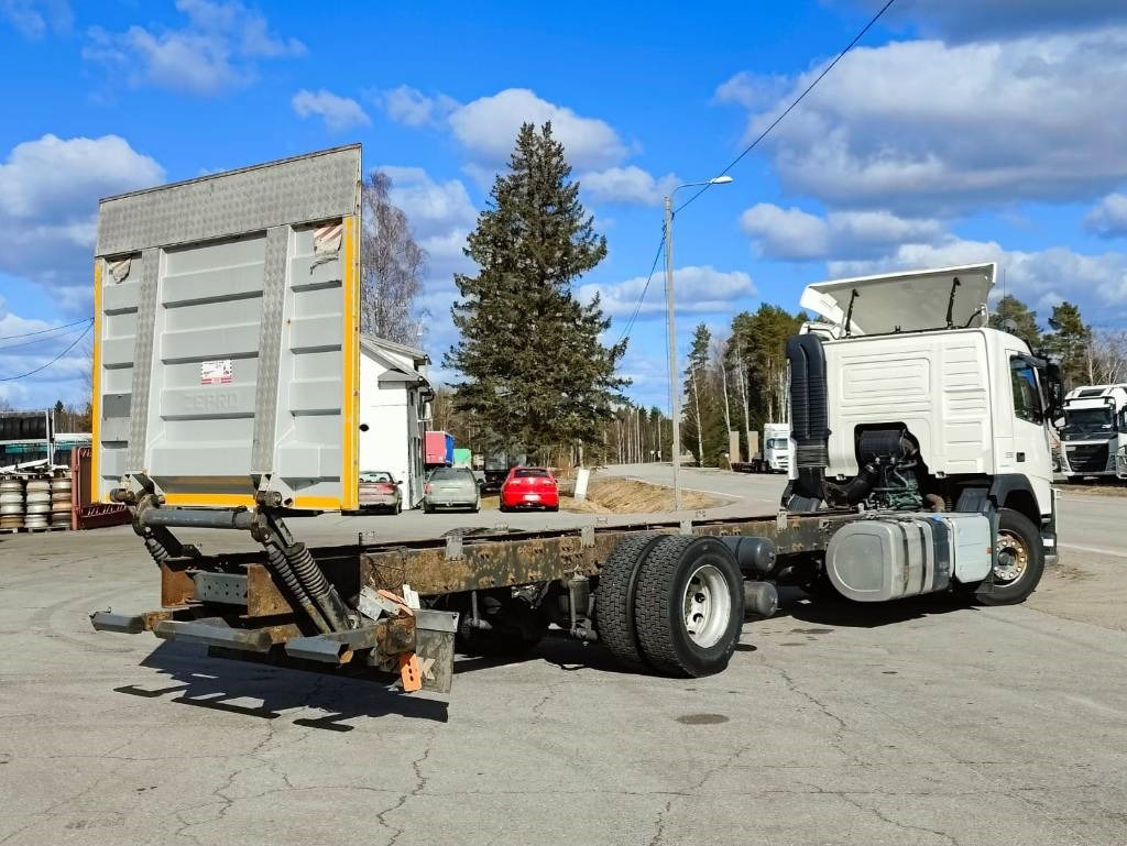 Volvo FM 11 - Kamion sa golom šasijom i zatvorenom kabinom: slika 3 Volvo FM 11 - Kamion sa golom šasijom i zatvorenom kabinom: slika 3