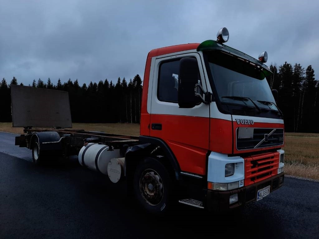 Volvo FM12 - Kamion za prevoz kontejnera/ Kamion sa promenjivim sandukom: slika 2 Volvo FM12 - Kamion za prevoz kontejnera/ Kamion sa promenjivim sandukom: slika 2