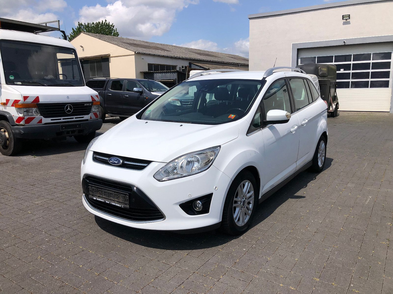 Ford Grand C-Max 2.0 TDCi Titanium - Putnički kombi: slika 3 Ford Grand C-Max 2.0 TDCi Titanium - Putnički kombi: slika 3