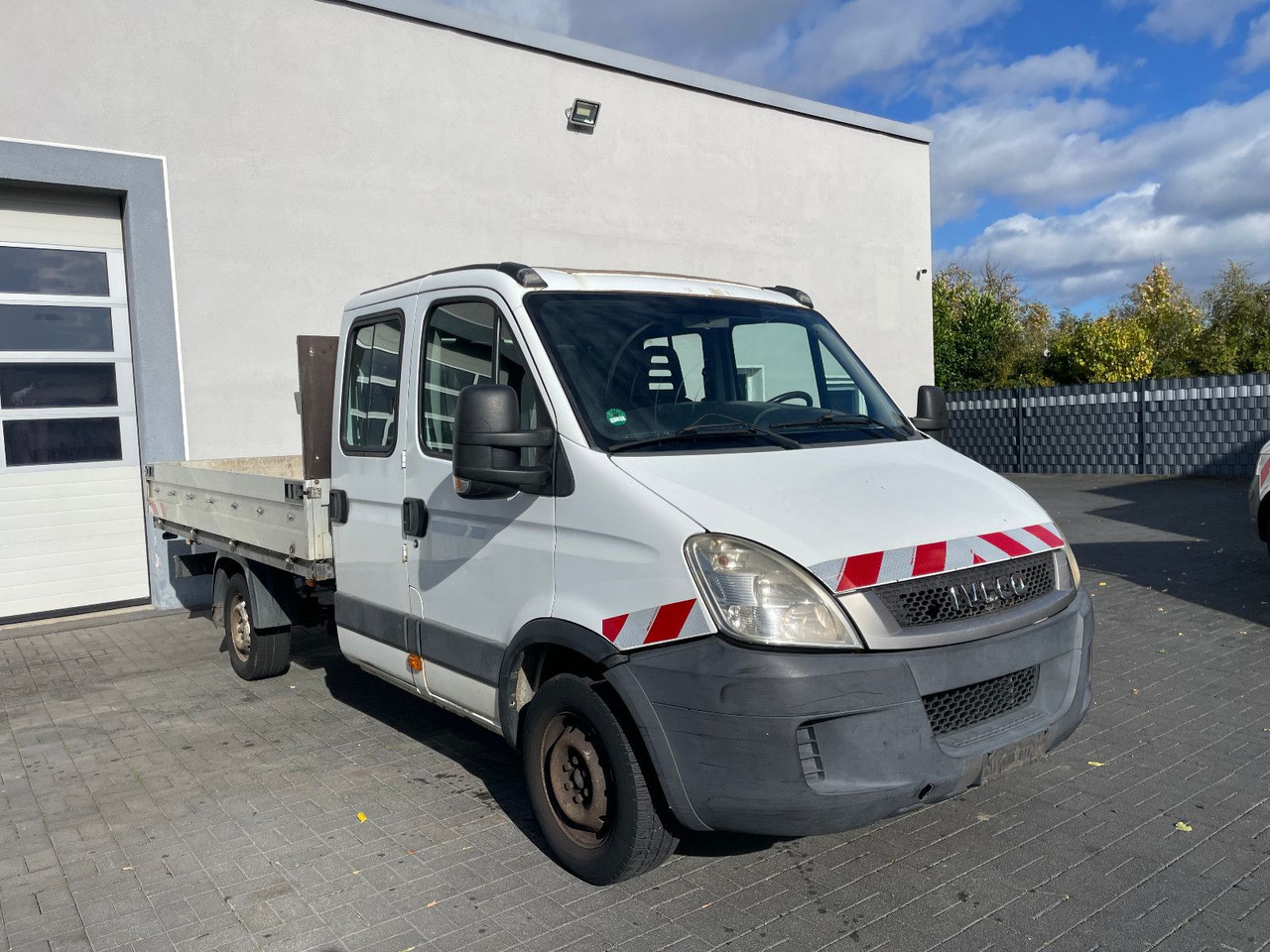 Iveco Daily 35S14 Pritsche, DoKa, Klima - Dostavno vozilo sa otvorenom sandukom, Dostavno vozilo sa duplom kabinom: slika 3 Iveco Daily 35S14 Pritsche, DoKa, Klima - Dostavno vozilo sa otvorenom sandukom, Dostavno vozilo sa duplom kabinom: slika 3