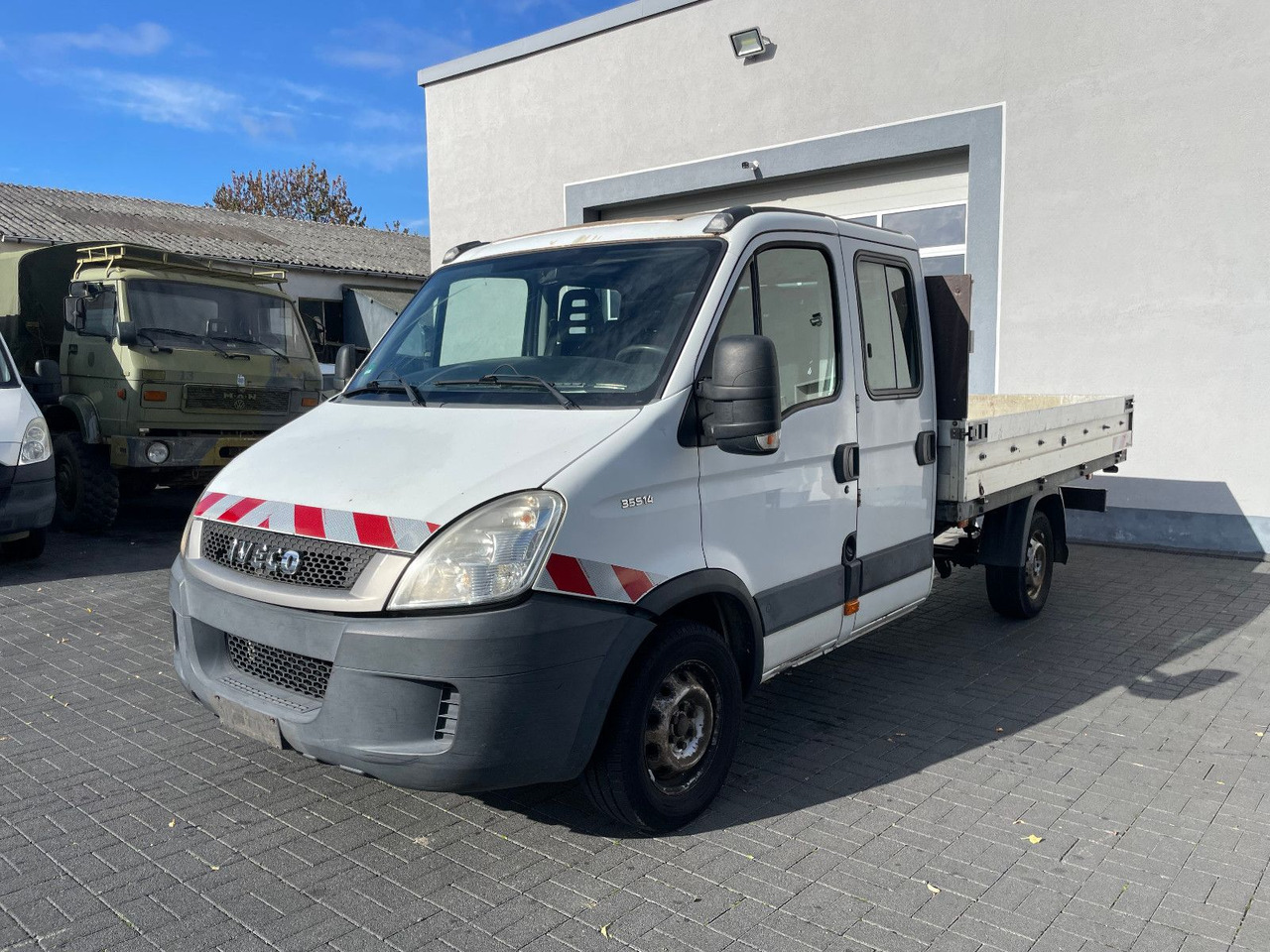 Iveco Daily 35S14 Pritsche, DoKa, Klima - Dostavno vozilo sa otvorenom sandukom, Dostavno vozilo sa duplom kabinom: slika 1 Iveco Daily 35S14 Pritsche, DoKa, Klima - Dostavno vozilo sa otvorenom sandukom, Dostavno vozilo sa duplom kabinom: slika 1