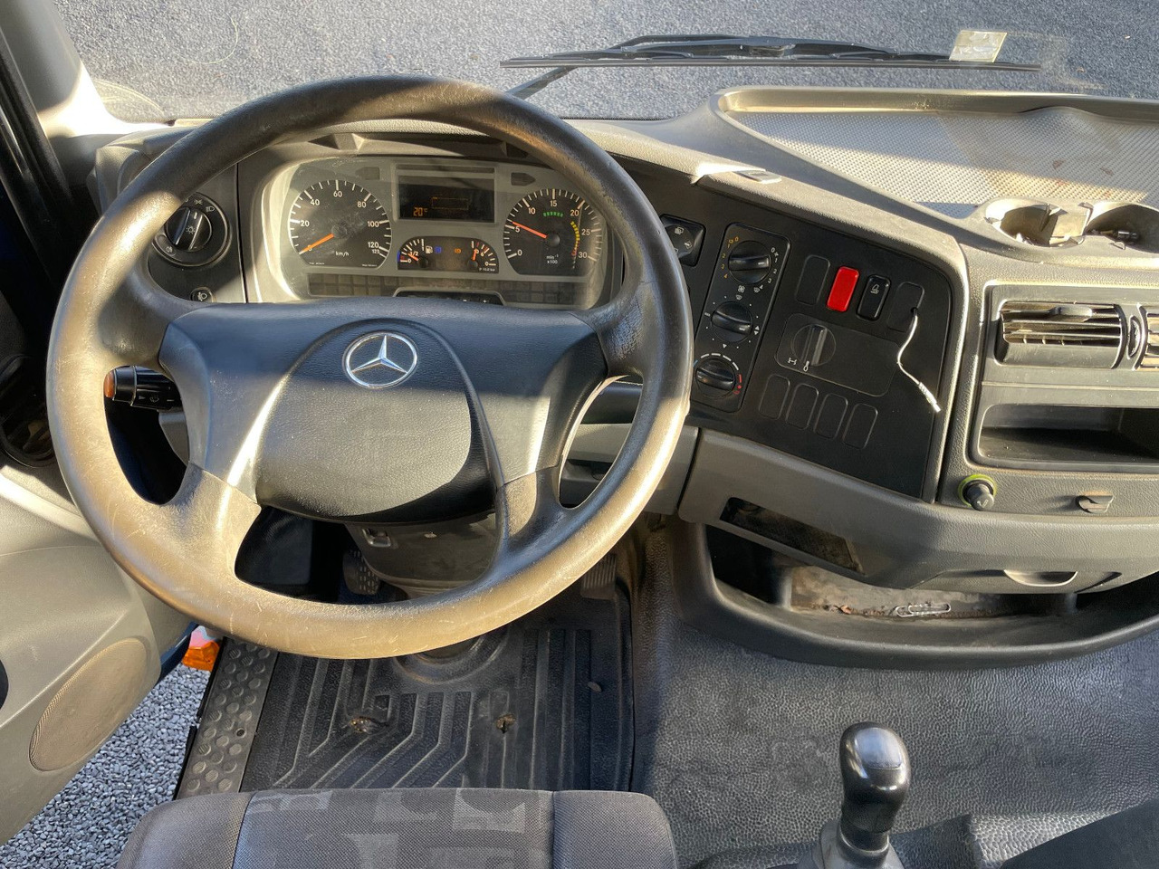 Dostavno vozilo sa otvorenom sandukom Mercedes-Benz Atego 818 Pritsche Euro 5: slika 27