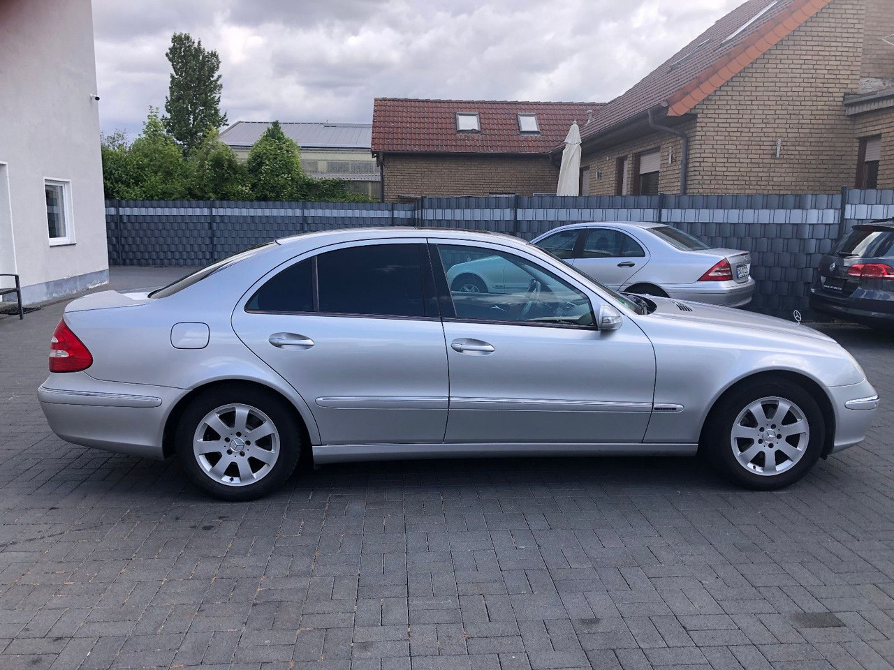 Mercedes-Benz E 240 E -Klasse Lim. Elegance - Limuzina: slika 5 Mercedes-Benz E 240 E -Klasse Lim. Elegance - Limuzina: slika 5