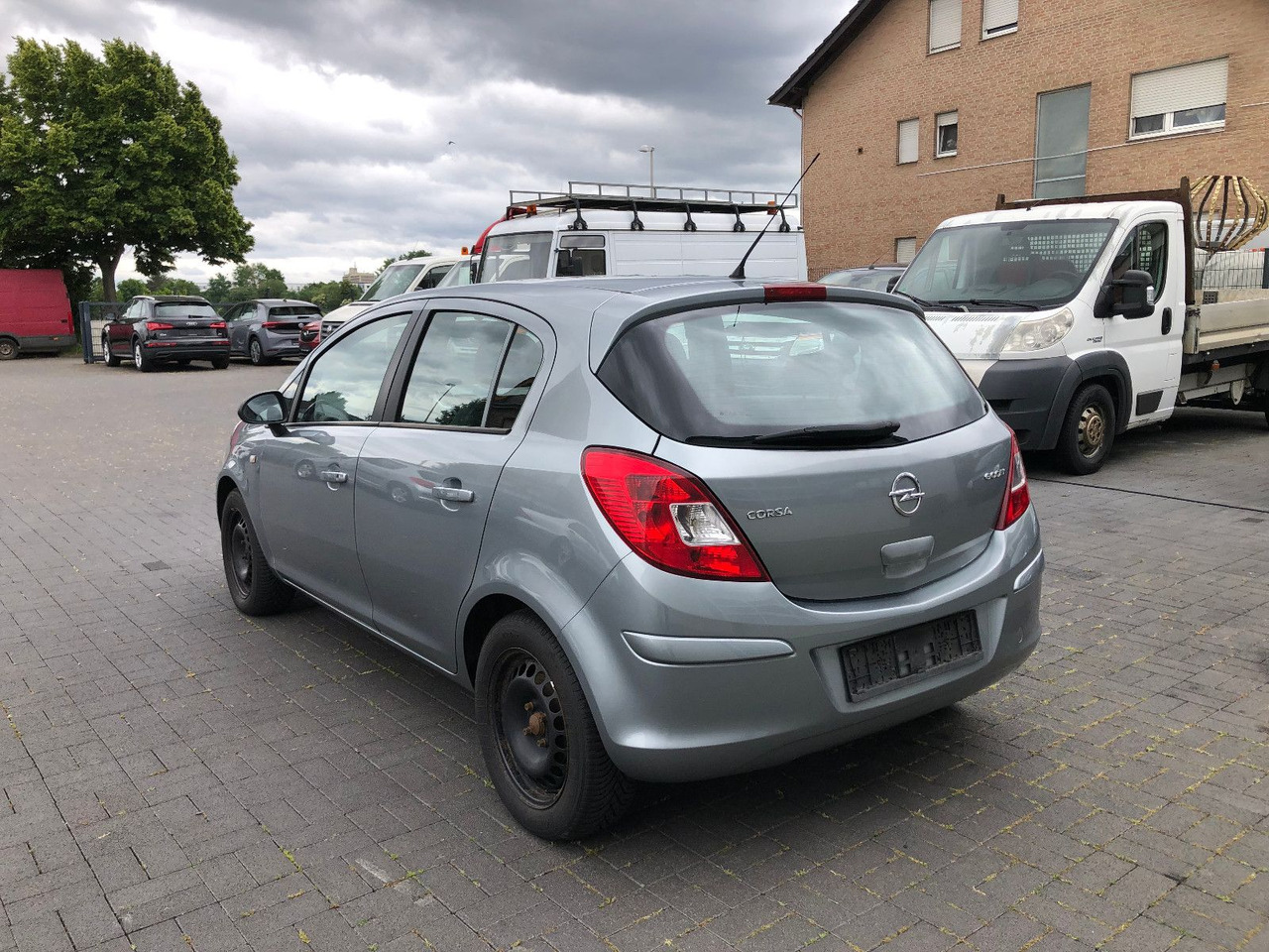 Opel Corsa 150 Jahre Opel 1.3 CDTi, Klima - Limuzina: slika 4 Opel Corsa 150 Jahre Opel 1.3 CDTi, Klima - Limuzina: slika 4