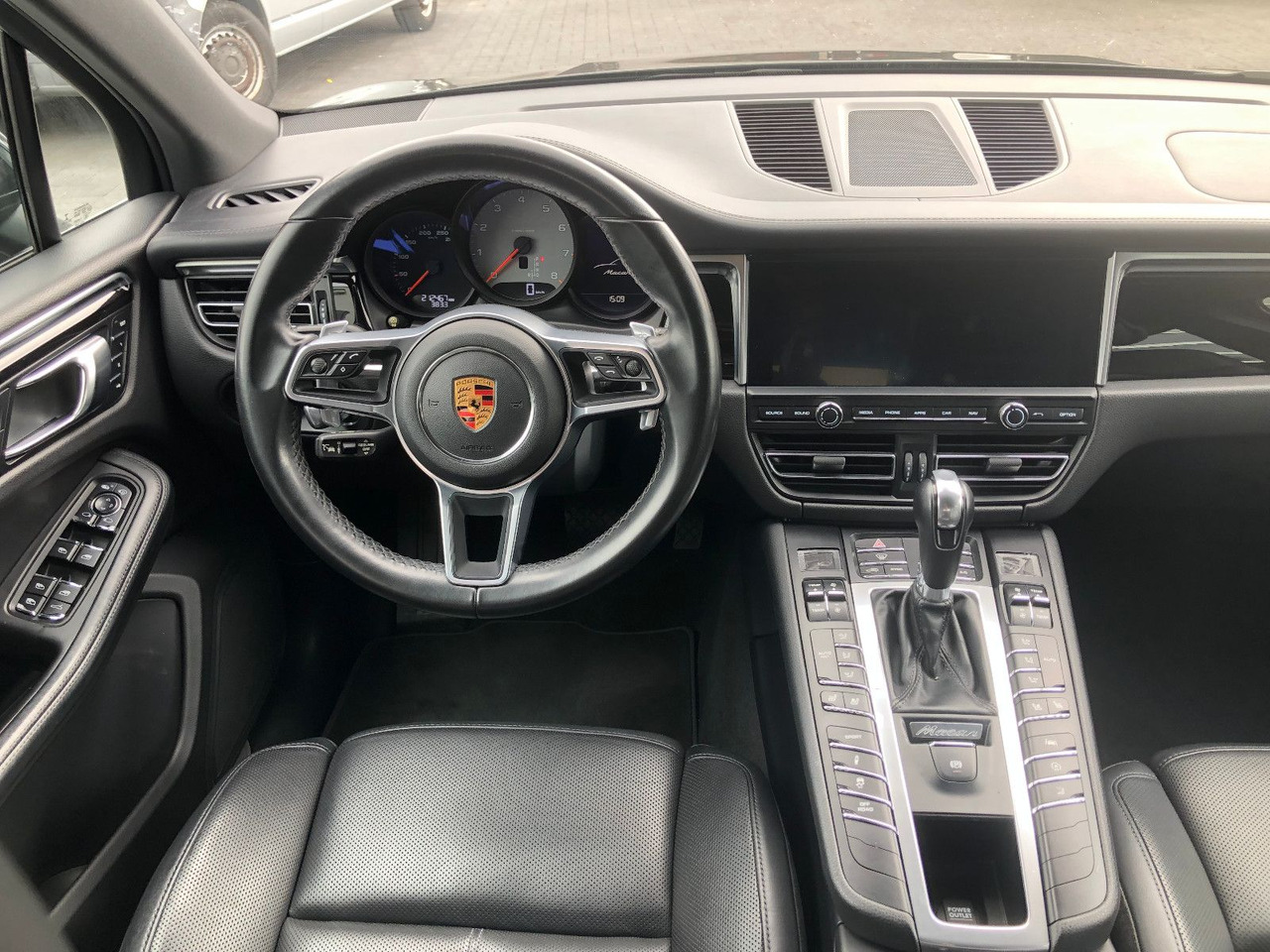 SUVSUV Porsche Macan S  3.0 V6: slika 16
