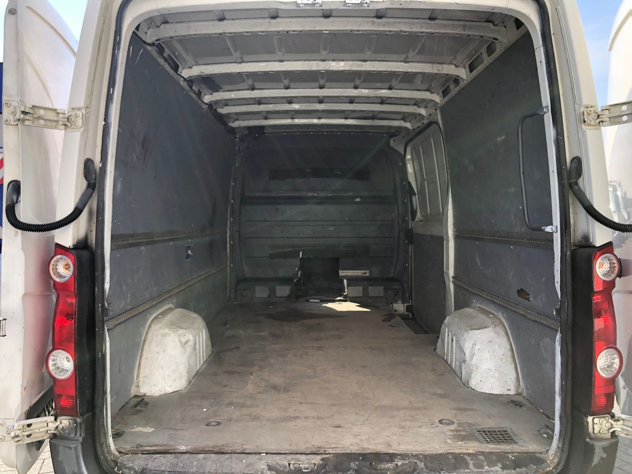 Volkswagen Crafter 2.5 TDI 30 mittel L2H1, Klima Volkswagen Crafter 2.5 TDI 30 mittel L2H1, Klima: slika 21