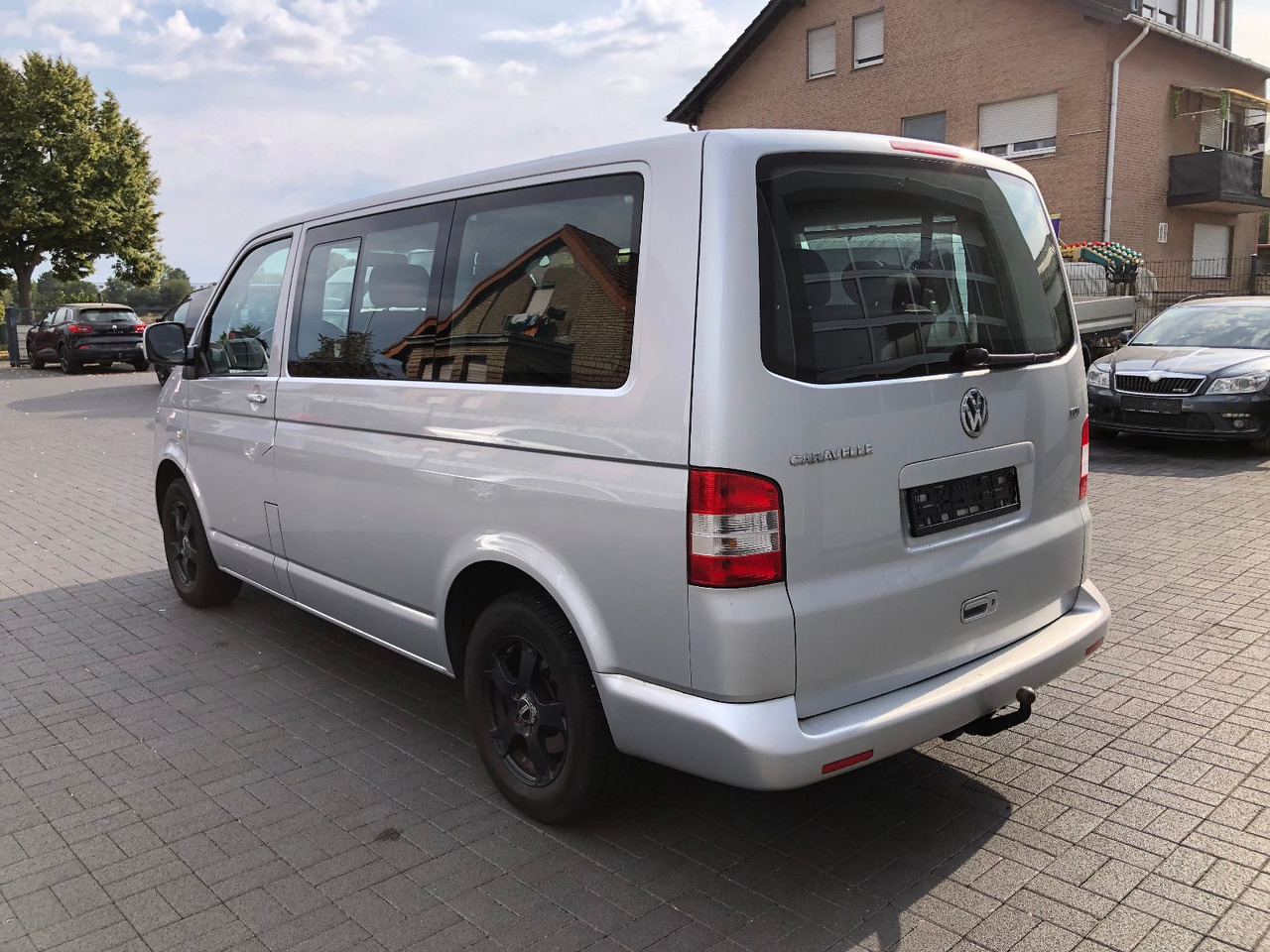 Volkswagen T5 1.9 TDi Caravelle, Comfortline 9-Sitzer - Putnički kombi: slika 4 Volkswagen T5 1.9 TDi Caravelle, Comfortline 9-Sitzer - Putnički kombi: slika 4