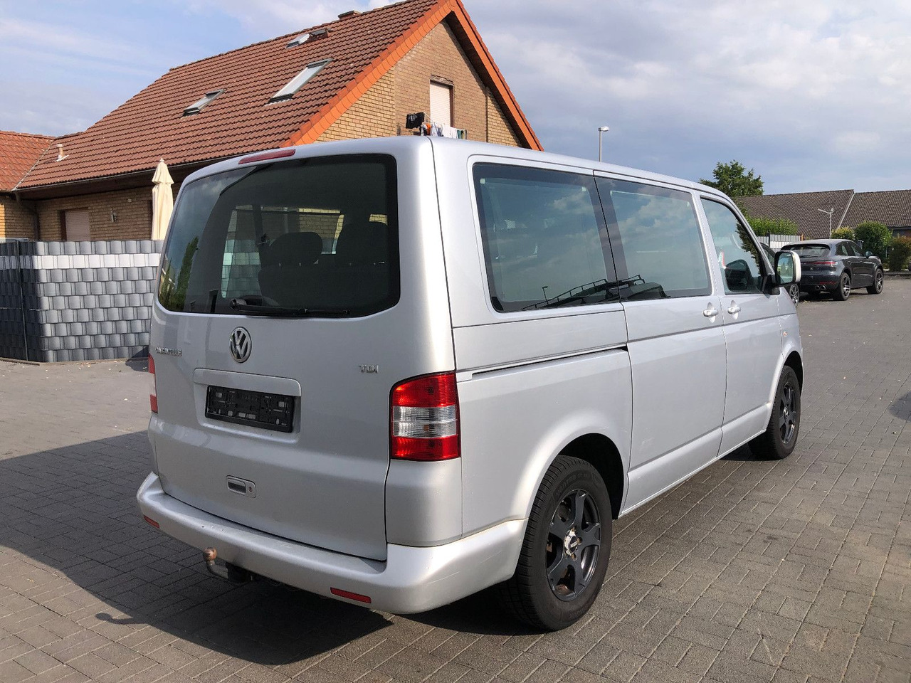Volkswagen T5 1.9 TDi Caravelle, Comfortline 9-Sitzer - Putnički kombi: slika 2 Volkswagen T5 1.9 TDi Caravelle, Comfortline 9-Sitzer - Putnički kombi: slika 2
