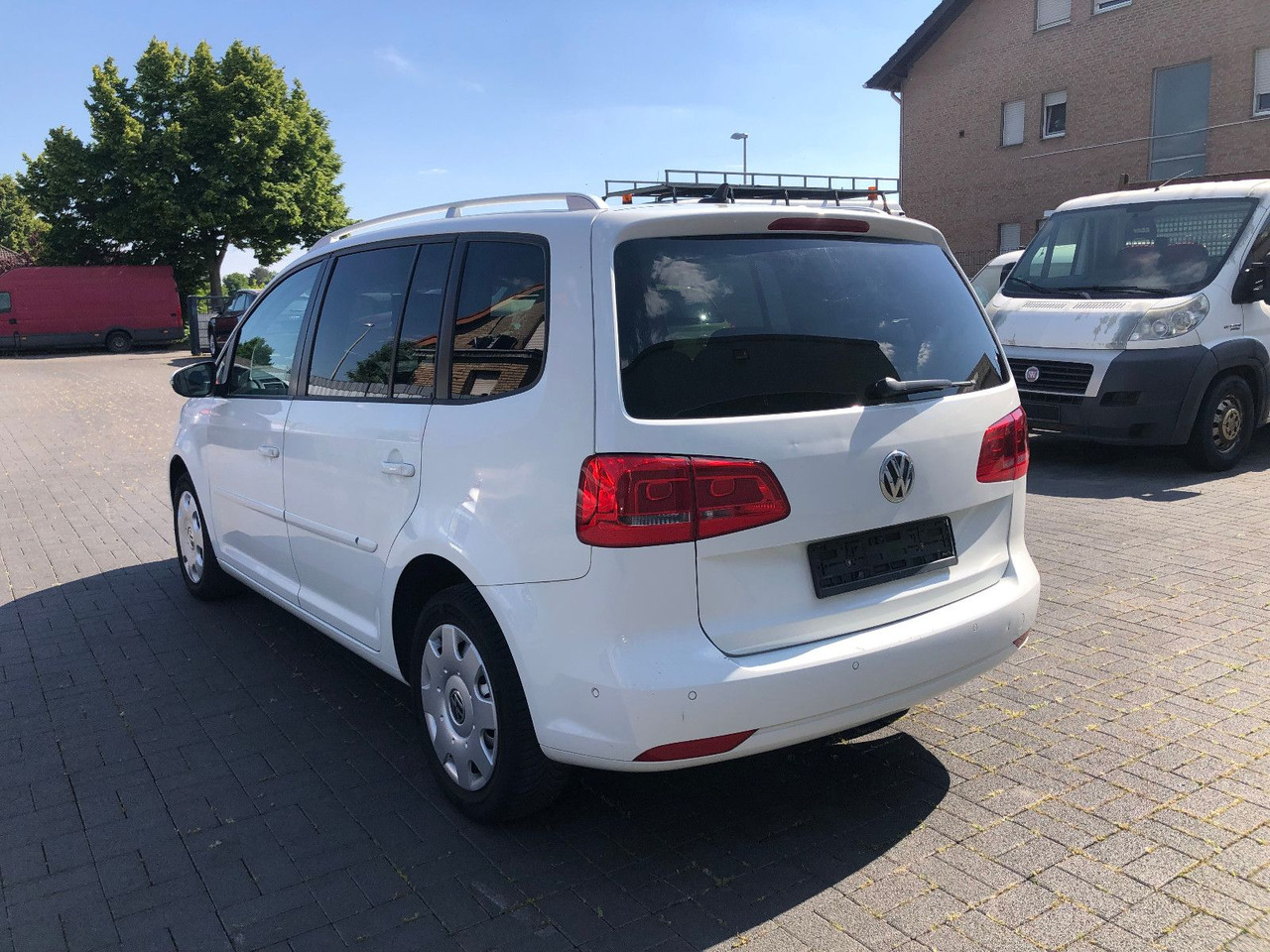 Volkswagen Touran 2.0 TDI Cup, 7-Sitzer - Putnički kombi: slika 4 Volkswagen Touran 2.0 TDI Cup, 7-Sitzer - Putnički kombi: slika 4