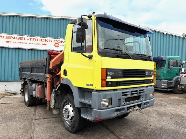 DAF 65 -180ATI 4x4 FULL STEEL 3-WAY KIPPER AND PALFINGER CRANE (EURO 2 / MANUAL GEARBOX / FULL STEEL SUSPENSION / ETC.) - Istovarivač, Kamion sa dizalicom: slika 2 DAF 65 -180ATI 4x4 FULL STEEL 3-WAY KIPPER AND PALFINGER CRANE (EURO 2 / MANUAL GEARBOX / FULL STEEL SUSPENSION / ETC.) - Istovarivač, Kamion sa dizalicom: slika 2