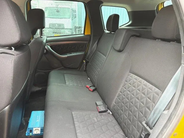 Automobil Dacia Duster 1.5DCI 4x4 MINI MPV (6 GEARS MANUAL GEARBOX / AIRCONDITIONING / CRUISE CONTROL / ETC.): slika 10