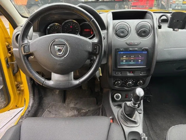 Automobil Dacia Duster 1.5DCI 4x4 MINI MPV (6 GEARS MANUAL GEARBOX / AIRCONDITIONING / CRUISE CONTROL / ETC.): slika 6