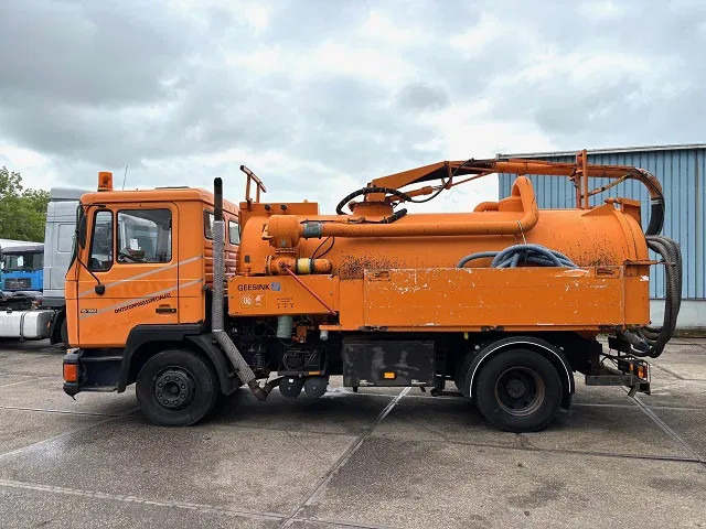 MAN F 15.192 (6-CILINDER) WITH GEESINK VACUUM TANK (MANUAL GEARBOX / P.T.O.) ORIGINAL DUTCH TRUCK - Vakuumska cisterna: slika 5 MAN F 15.192 (6-CILINDER) WITH GEESINK VACUUM TANK (MANUAL GEARBOX / P.T.O.) ORIGINAL DUTCH TRUCK - Vakuumska cisterna: slika 5