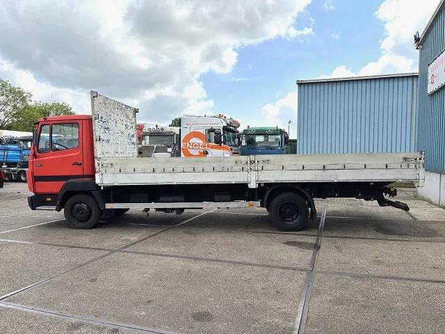 Mercedes-Benz LK 814 (6-CILINDER) WITH OPEN (TENT) BOX & ALUMNIUM SIDE BORDS (MANUAL GEARBOX / 3TH SEAT IN CABIN) - Kamion sa tovarnim sandukom: slika 5 Mercedes-Benz LK 814 (6-CILINDER) WITH OPEN (TENT) BOX & ALUMNIUM SIDE BORDS (MANUAL GEARBOX / 3TH SEAT IN CABIN) - Kamion sa tovarnim sandukom: slika 5