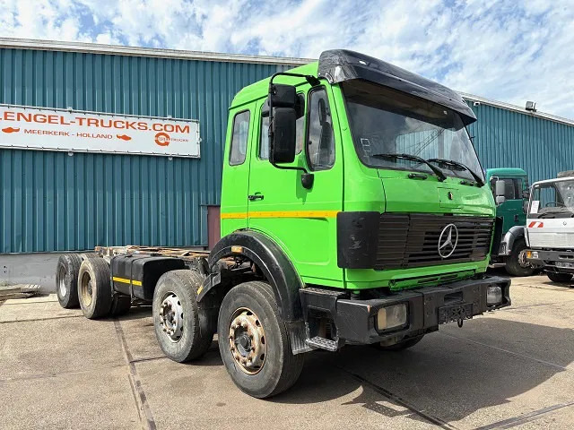 Mercedes-Benz SK 3335K 8x4 FULL STEEL CHASSIS (ZF16 MANUAL GEARBOX / RETARDER / FULL STEEL SUSPENSION / REDUCTION AXLES) - Kamion sa golom šasijom i zatvorenom kabinom: slika 2 Mercedes-Benz SK 3335K 8x4 FULL STEEL CHASSIS (ZF16 MANUAL GEARBOX / RETARDER / FULL STEEL SUSPENSION / REDUCTION AXLES) - Kamion sa golom šasijom i zatvorenom kabinom: slika 2