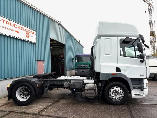 DAF CF 85.460 SPACECAB 4x2 (AS-TRONIC / MX-BRAKE / AIRCONDITIONING / ADR-VLG / FRIDGE / EURO 5 / ETC.) - Tegljač: slika 4 DAF CF 85.460 SPACECAB 4x2 (AS-TRONIC / MX-BRAKE / AIRCONDITIONING / ADR-VLG / FRIDGE / EURO 5 / ETC.) - Tegljač: slika 4