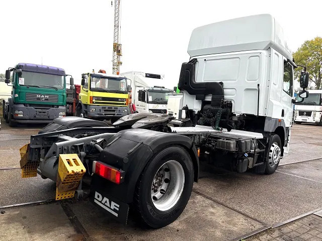 DAF CF 85.460 SPACECAB 4x2 (AS-TRONIC / MX-BRAKE / AIRCONDITIONING / ADR-VLG / FRIDGE / EURO 5 / ETC.) - Tegljač: slika 3 DAF CF 85.460 SPACECAB 4x2 (AS-TRONIC / MX-BRAKE / AIRCONDITIONING / ADR-VLG / FRIDGE / EURO 5 / ETC.) - Tegljač: slika 3