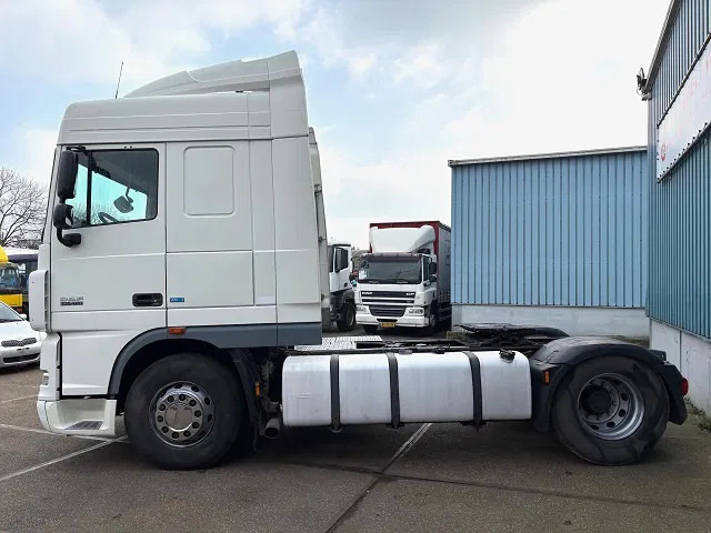 DAF XF 105.460 ATE SPACECAB 4x2 ONLY 835.500 KM (ZF-MANUAL GEARBOX / ZF-INTARDER / AIRCONDITIONING / EURO 5) - Tegljač: slika 4 DAF XF 105.460 ATE SPACECAB 4x2 ONLY 835.500 KM (ZF-MANUAL GEARBOX / ZF-INTARDER / AIRCONDITIONING / EURO 5) - Tegljač: slika 4