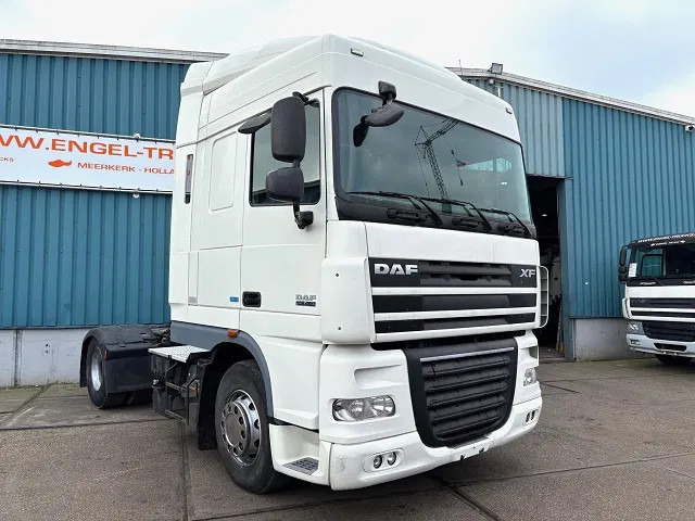 DAF XF 105.460 ATE SPACECAB 4x2 ONLY 835.500 KM (ZF-MANUAL GEARBOX / ZF-INTARDER / AIRCONDITIONING / EURO 5) - Tegljač: slika 2 DAF XF 105.460 ATE SPACECAB 4x2 ONLY 835.500 KM (ZF-MANUAL GEARBOX / ZF-INTARDER / AIRCONDITIONING / EURO 5) - Tegljač: slika 2