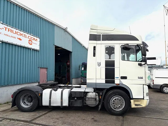 DAF XF 105.460 ATE SPACECAB (EURO 5 / ZF16 MANUAL GEARBOX / 995+500 LITER DIESELTANK / FRIDGE UNDER BED / ETC.) - Tegljač: slika 4 DAF XF 105.460 ATE SPACECAB (EURO 5 / ZF16 MANUAL GEARBOX / 995+500 LITER DIESELTANK / FRIDGE UNDER BED / ETC.) - Tegljač: slika 4