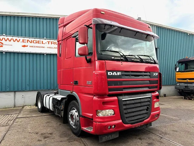 DAF XF 105.460 SPACECAB (ZF16 MANUAL GEARBOX / MX-BRAKE / 870+430 LITER TANK / AIRCONDITIONING / FRIDGE) - Tegljač: slika 2 DAF XF 105.460 SPACECAB (ZF16 MANUAL GEARBOX / MX-BRAKE / 870+430 LITER TANK / AIRCONDITIONING / FRIDGE) - Tegljač: slika 2