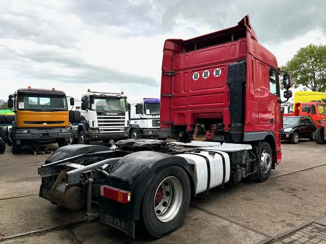 DAF XF 105.460 SPACECAB (ZF16 MANUAL GEARBOX / MX-BRAKE / 870+430 LITER TANK / AIRCONDITIONING / FRIDGE) - Tegljač: slika 3 DAF XF 105.460 SPACECAB (ZF16 MANUAL GEARBOX / MX-BRAKE / 870+430 LITER TANK / AIRCONDITIONING / FRIDGE) - Tegljač: slika 3