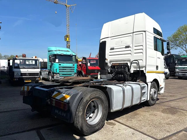 MAN TGA 18.410 FLS XXL (6-CILINDER HEADS / ZF16 MANUAL GEARBOX / ZF-INTARDER / HYDRAULIC KIT / P.T.O. / AIRCONDITIONING) - Tegljač: slika 3 MAN TGA 18.410 FLS XXL (6-CILINDER HEADS / ZF16 MANUAL GEARBOX / ZF-INTARDER / HYDRAULIC KIT / P.T.O. / AIRCONDITIONING) - Tegljač: slika 3