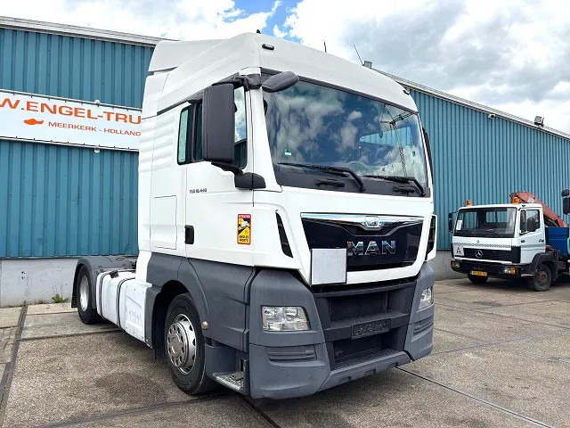 MAN TGX 18.440 BLS XLX (ZF16 MANUAL GEARBOX / 2x DIESELTANK / AIRCONDITIONING / ELECTRICAL MAINSWITCH / FRIDGE / EURO 6) - Tegljač: slika 2 MAN TGX 18.440 BLS XLX (ZF16 MANUAL GEARBOX / 2x DIESELTANK / AIRCONDITIONING / ELECTRICAL MAINSWITCH / FRIDGE / EURO 6) - Tegljač: slika 2