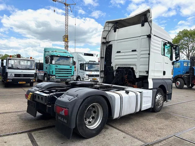 MAN TGX 18.440 BLS XLX (ZF16 MANUAL GEARBOX / 2x DIESELTANK / AIRCONDITIONING / ELECTRICAL MAINSWITCH / FRIDGE / EURO 6) - Tegljač: slika 3 MAN TGX 18.440 BLS XLX (ZF16 MANUAL GEARBOX / 2x DIESELTANK / AIRCONDITIONING / ELECTRICAL MAINSWITCH / FRIDGE / EURO 6) - Tegljač: slika 3