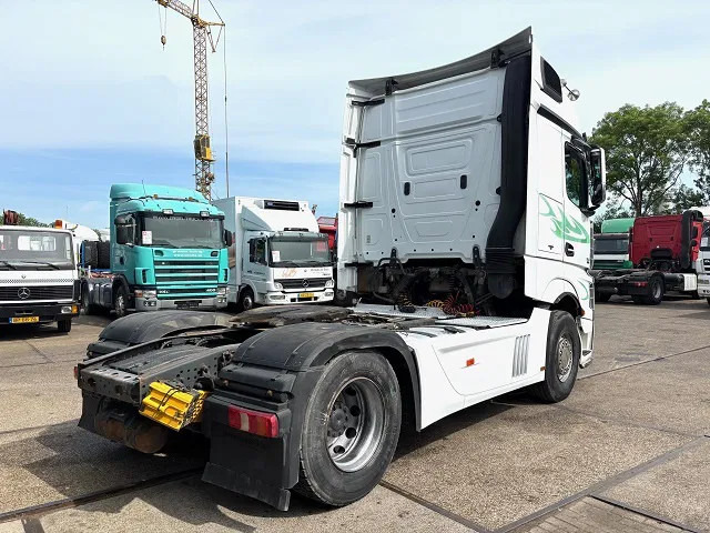 Mercedes-Benz Actros 1845 LS BIGSPACE (RETARDER / EURO 5 / TELLIGENT GEARBOX / FULL SPOILERSET / 2x DIESELTANK / AIRCONDITIONING) - Tegljač: slika 3 Mercedes-Benz Actros 1845 LS BIGSPACE (RETARDER / EURO 5 / TELLIGENT GEARBOX / FULL SPOILERSET / 2x DIESELTANK / AIRCONDITIONING) - Tegljač: slika 3