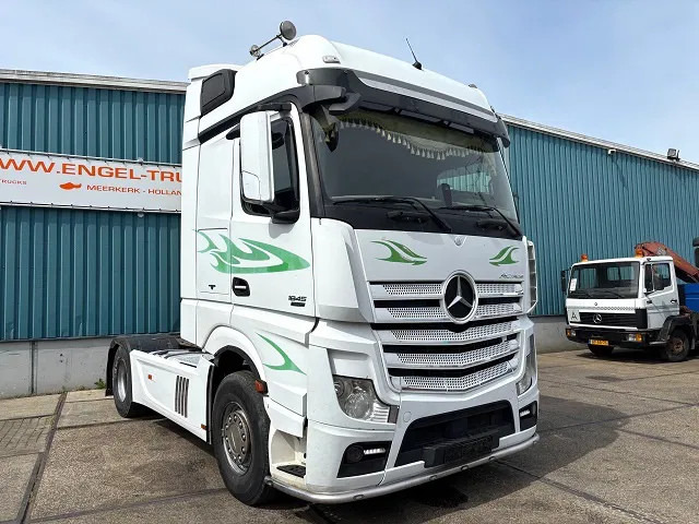 Mercedes-Benz Actros 1845 LS BIGSPACE (RETARDER / EURO 5 / TELLIGENT GEARBOX / FULL SPOILERSET / 2x DIESELTANK / AIRCONDITIONING) - Tegljač: slika 2 Mercedes-Benz Actros 1845 LS BIGSPACE (RETARDER / EURO 5 / TELLIGENT GEARBOX / FULL SPOILERSET / 2x DIESELTANK / AIRCONDITIONING) - Tegljač: slika 2