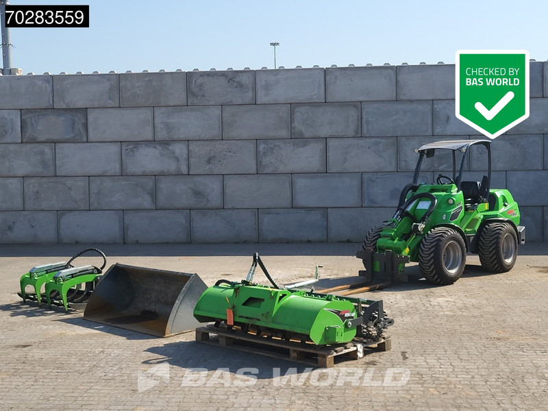 Avant M860i ATTACHMENTS INCLUDED - Utovarivač točkaš: slika 1 Avant M860i ATTACHMENTS INCLUDED - Utovarivač točkaš: slika 1