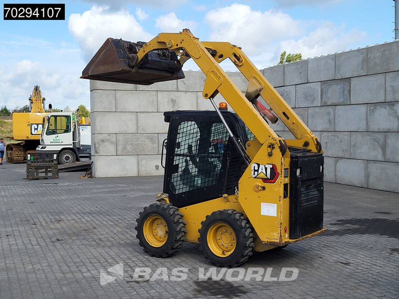 Caterpillar 226 D3 BUCKET + FORKS - Mini utovarivač: slika 5 Caterpillar 226 D3 BUCKET + FORKS - Mini utovarivač: slika 5