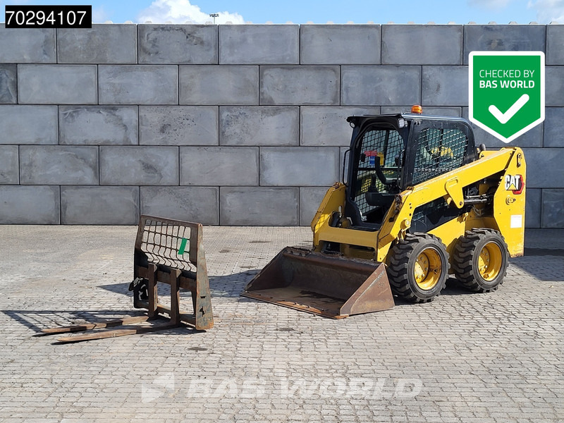 Caterpillar 226 D3 BUCKET + FORKS - Mini utovarivač: slika 1 Caterpillar 226 D3 BUCKET + FORKS - Mini utovarivač: slika 1