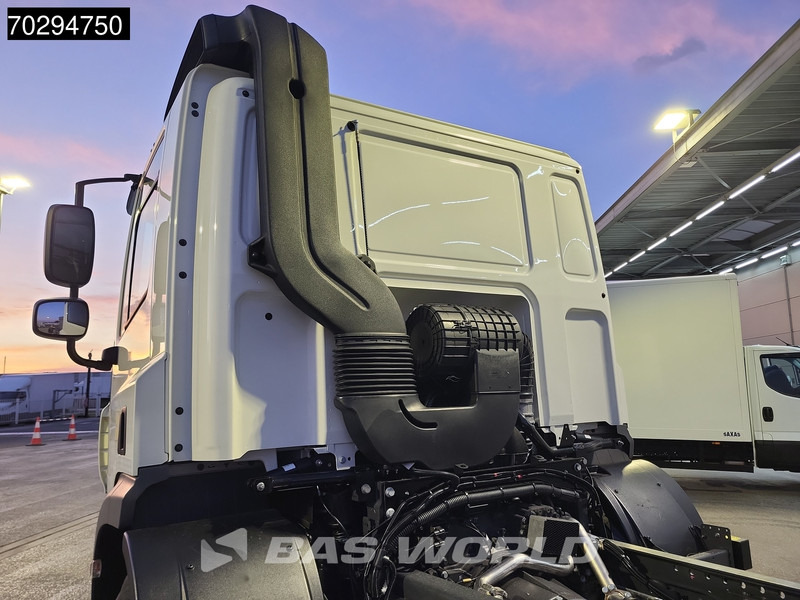 DAF CF 300 6X2 NEW chassis Lift/Steering Axle ACC Retarder Euro 6 - Kamion sa golom šasijom i zatvorenom kabinom: slika 5 DAF CF 300 6X2 NEW chassis Lift/Steering Axle ACC Retarder Euro 6 - Kamion sa golom šasijom i zatvorenom kabinom: slika 5