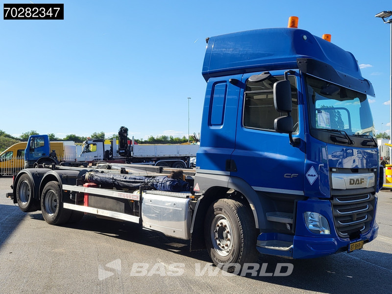 DAF CF 440 6X2 NL-Truck 21tons VDL containersystem ACC Euro 6 - Kamion sa hidrauličnom kukom: slika 3 DAF CF 440 6X2 NL-Truck 21tons VDL containersystem ACC Euro 6 - Kamion sa hidrauličnom kukom: slika 3