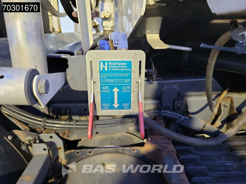 DAF CF75.310 4X2 13500 Lohr tanker 2 compartments ADR Manual Euro 3 - Kamion cisterna: slika 5 DAF CF75.310 4X2 13500 Lohr tanker 2 compartments ADR Manual Euro 3 - Kamion cisterna: slika 5