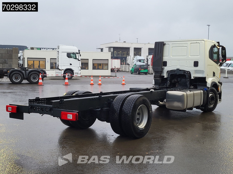 Iveco S-Way 340 4X2 NEW chassis! Automatic Navi ACC LED Euro 6 - Kamion sa golom šasijom i zatvorenom kabinom: slika 5 Iveco S-Way 340 4X2 NEW chassis! Automatic Navi ACC LED Euro 6 - Kamion sa golom šasijom i zatvorenom kabinom: slika 5