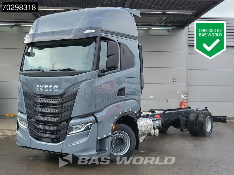 Iveco S-Way 460 4X2 NEW! Chassis FULL AIR ACC LED Euro 6 - Kamion sa golom šasijom i zatvorenom kabinom: slika 1 Iveco S-Way 460 4X2 NEW! Chassis FULL AIR ACC LED Euro 6 - Kamion sa golom šasijom i zatvorenom kabinom: slika 1