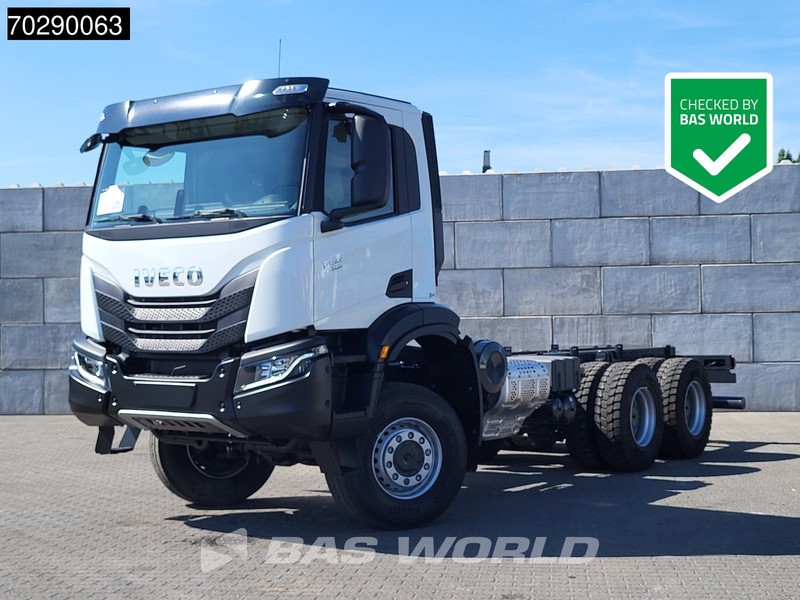 Iveco T-WAY 360 6X6 NEW 6x6 chassis! Big-Axle Steelsuspension Automatic Euro 6 - Kamion sa golom šasijom i zatvorenom kabinom: slika 1 Iveco T-WAY 360 6X6 NEW 6x6 chassis! Big-Axle Steelsuspension Automatic Euro 6 - Kamion sa golom šasijom i zatvorenom kabinom: slika 1