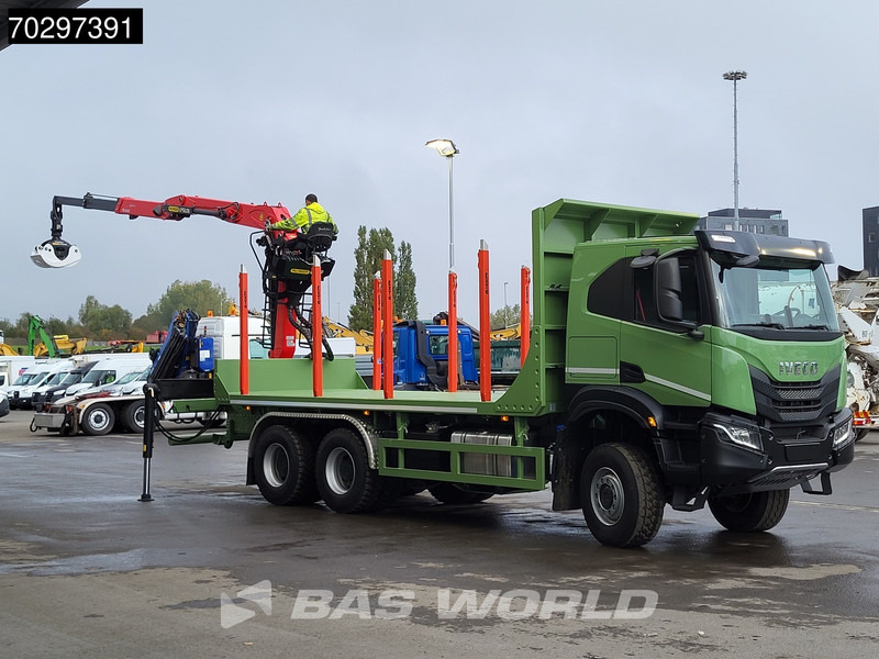 Iveco T-Way 450 6X6 UNUSED! Palfinger Q150Z Crane Retarder Holztransport Big-Axle LED Euro 6 - Šticar, Kamion sa dizalicom: slika 3 Iveco T-Way 450 6X6 UNUSED! Palfinger Q150Z Crane Retarder Holztransport Big-Axle LED Euro 6 - Šticar, Kamion sa dizalicom: slika 3