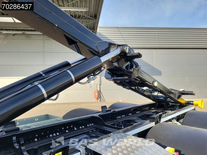 Iveco X-Way 580 6X2 Palfinger PHT20SLD5 Hooklift Lift+steering Axle Automatic Navi ACC LED Euro 6 - Kamion sa hidrauličnom kukom: slika 3 Iveco X-Way 580 6X2 Palfinger PHT20SLD5 Hooklift Lift+steering Axle Automatic Navi ACC LED Euro 6 - Kamion sa hidrauličnom kukom: slika 3