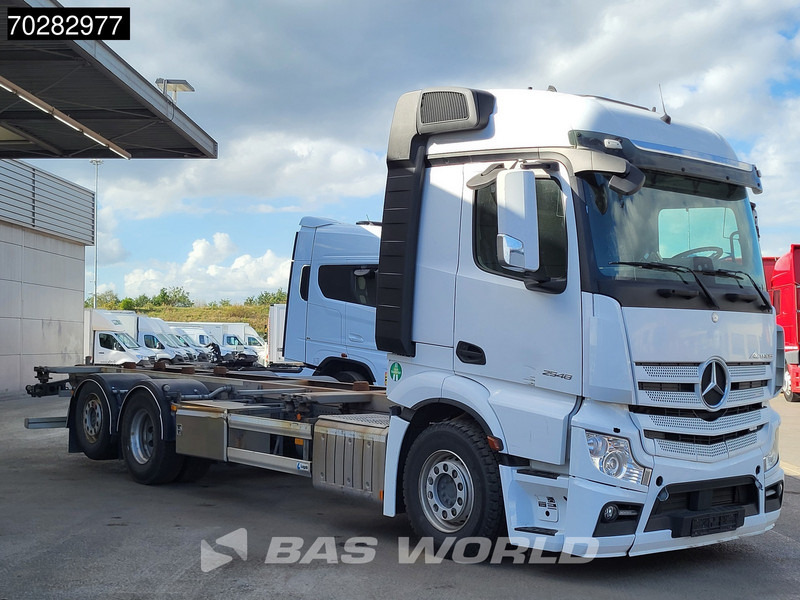 Mercedes-Benz Actros 2548 Actros 6X2 BROKEN ENGINE Lift-Axle Xenon Automatic Euro 6 - Kamion za prevoz kontejnera/ Kamion sa promenjivim sandukom: slika 3 Mercedes-Benz Actros 2548 Actros 6X2 BROKEN ENGINE Lift-Axle Xenon Automatic Euro 6 - Kamion za prevoz kontejnera/ Kamion sa promenjivim sandukom: slika 3