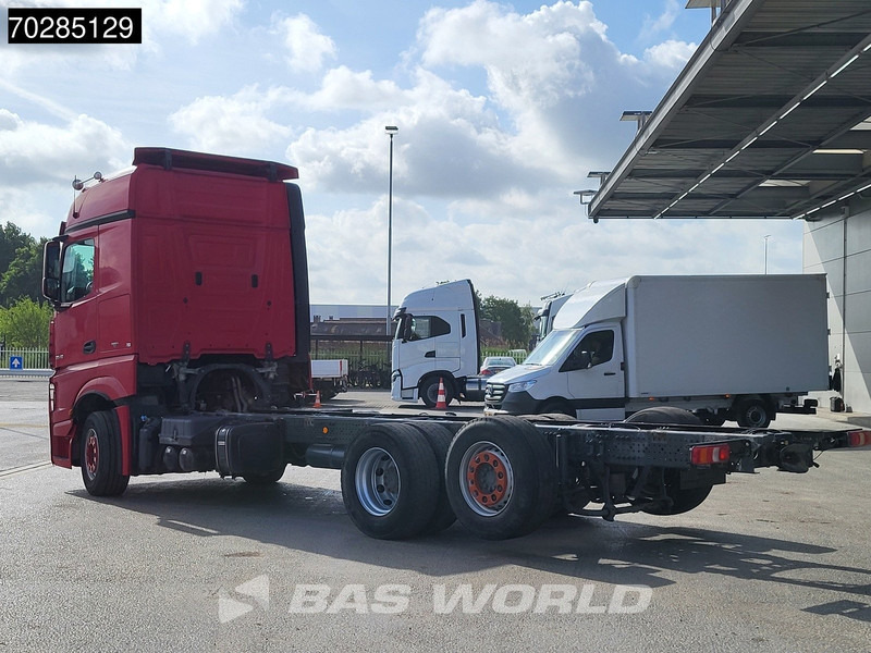 Mercedes-Benz Actros 2548 Actros 6X2 BigSpace Retarder PTO Liftachse Xenon ACC Navi Euro 6 - Kamion sa golom šasijom i zatvorenom kabinom: slika 2 Mercedes-Benz Actros 2548 Actros 6X2 BigSpace Retarder PTO Liftachse Xenon ACC Navi Euro 6 - Kamion sa golom šasijom i zatvorenom kabinom: slika 2