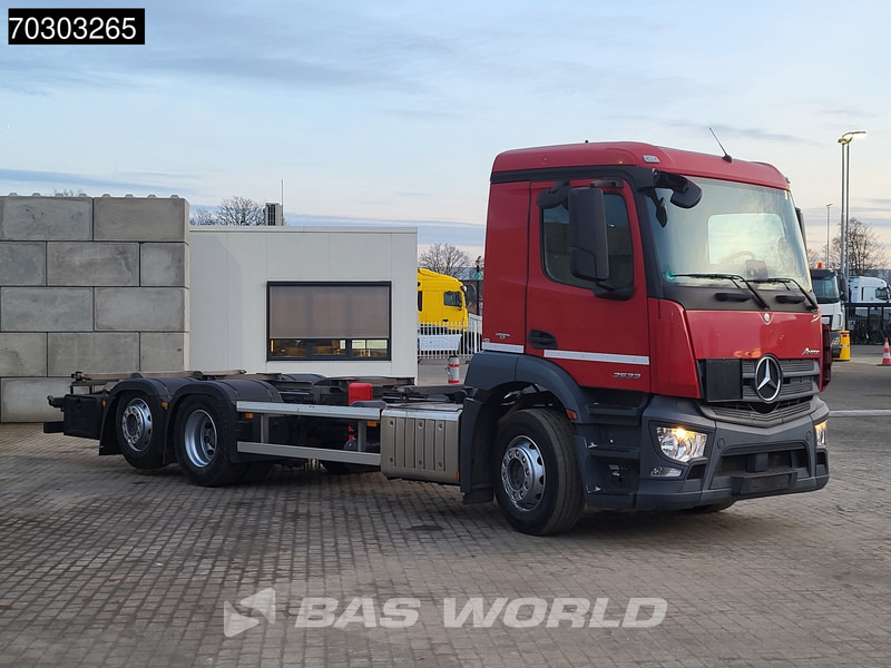 Mercedes-Benz Antos 2533 Antos 6X2 BDF ADR Full Air Suspension Lift+Steering Axle Automatic Euro 6 - Kamion za prevoz kontejnera/ Kamion sa promenjivim sandukom: slika 3 Mercedes-Benz Antos 2533 Antos 6X2 BDF ADR Full Air Suspension Lift+Steering Axle Automatic Euro 6 - Kamion za prevoz kontejnera/ Kamion sa promenjivim sandukom: slika 3