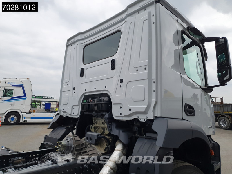 Mercedes-Benz Arocs 2636 6X4 NEW chassis Flange PTO Big-Axle Steelsuspension Euro 6 - Kamion sa golom šasijom i zatvorenom kabinom: slika 5 Mercedes-Benz Arocs 2636 6X4 NEW chassis Flange PTO Big-Axle Steelsuspension Euro 6 - Kamion sa golom šasijom i zatvorenom kabinom: slika 5