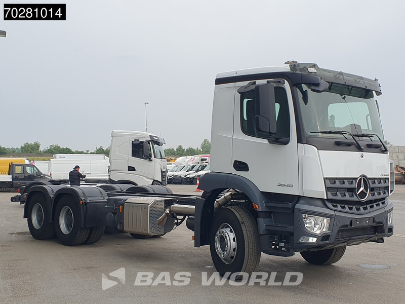 Mercedes-Benz Arocs 2640 6X4 NEW Chassis Big-Axle Automatic Euro 6 - Kamion sa golom šasijom i zatvorenom kabinom: slika 3 Mercedes-Benz Arocs 2640 6X4 NEW Chassis Big-Axle Automatic Euro 6 - Kamion sa golom šasijom i zatvorenom kabinom: slika 3