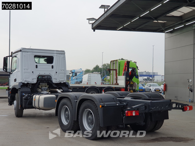 Mercedes-Benz Arocs 2640 6X4 NEW Chassis Big-Axle Automatic Euro 6 - Kamion sa golom šasijom i zatvorenom kabinom: slika 2 Mercedes-Benz Arocs 2640 6X4 NEW Chassis Big-Axle Automatic Euro 6 - Kamion sa golom šasijom i zatvorenom kabinom: slika 2