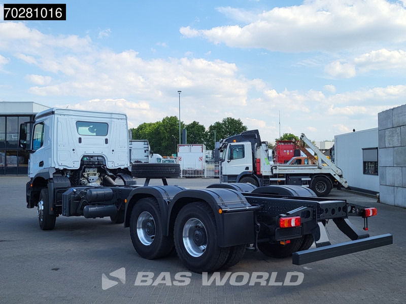 Mercedes-Benz Arocs 2640 6X4 NEW chassis Steel suspension Big-Axle Alcoa Automatic Euro 6 - Kamion sa golom šasijom i zatvorenom kabinom: slika 2 Mercedes-Benz Arocs 2640 6X4 NEW chassis Steel suspension Big-Axle Alcoa Automatic Euro 6 - Kamion sa golom šasijom i zatvorenom kabinom: slika 2