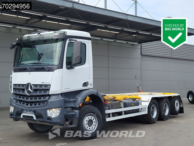 Mercedes-Benz Arocs 3232 Arocs 8X4 LOW Mileage! BDF Big-Axle Lift+Steering-Axle Euro 6 - Kamion za prevoz kontejnera/ Kamion sa promenjivim sandukom: slika 1 Mercedes-Benz Arocs 3232 Arocs 8X4 LOW Mileage! BDF Big-Axle Lift+Steering-Axle Euro 6 - Kamion za prevoz kontejnera/ Kamion sa promenjivim sandukom: slika 1